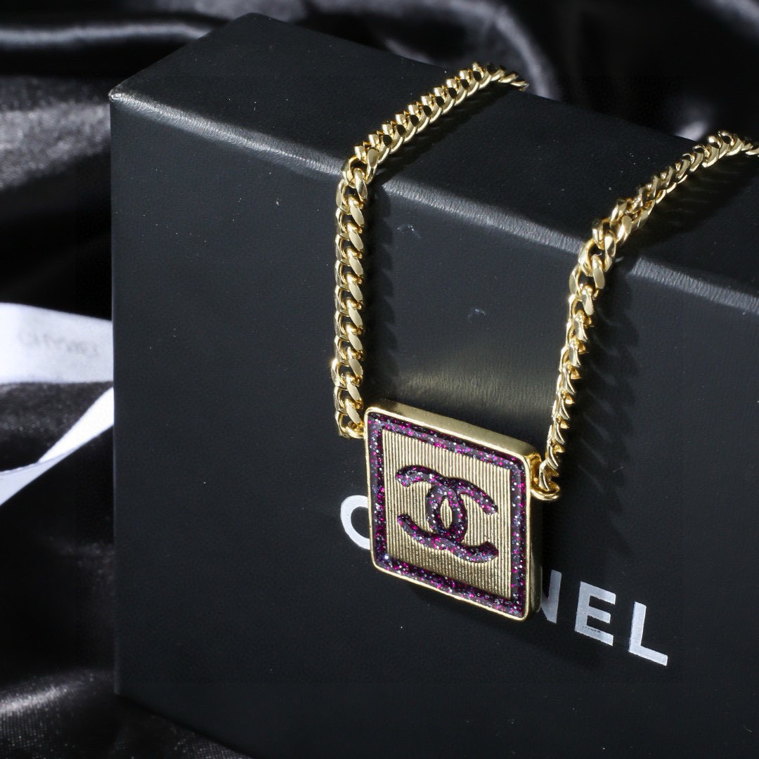 Chanel 小香 新品双面项链 太 了 新款颈链 装饰美物 名媛气质、高雅配饰、 黄铜