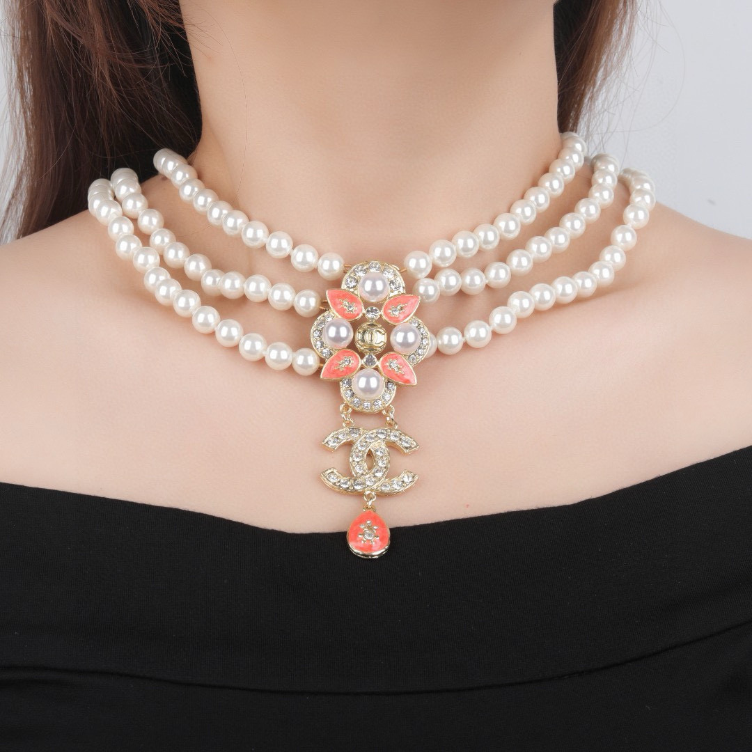 Chanel 2021 nueva colección de collares, lanzamiento simultáneo en tiendas, collar de tres capas con doble C, elaborado…