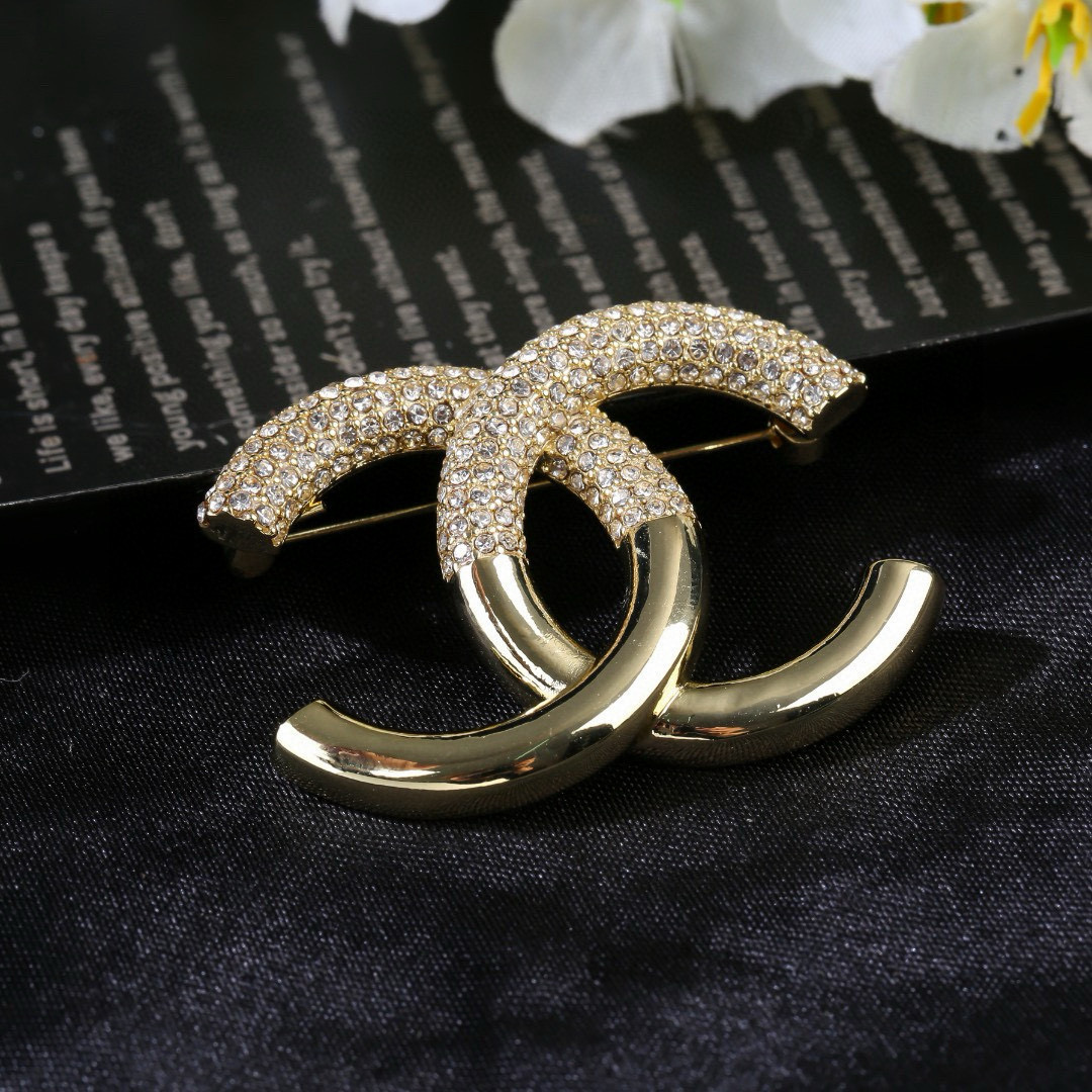 Chanel 小香Chanel新款满钻双C胸针
