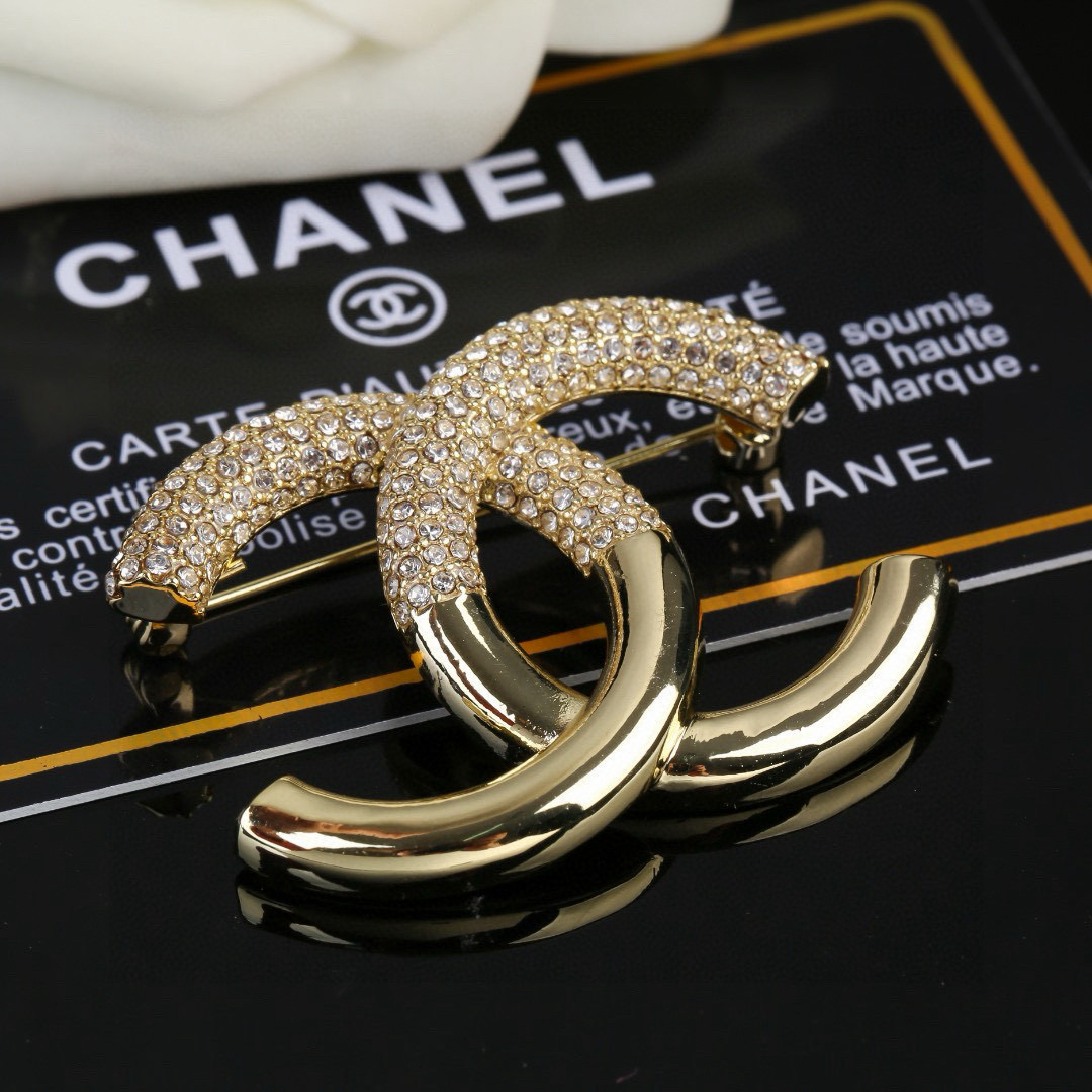 Chanel 小香Chanel新款满钻双C胸针