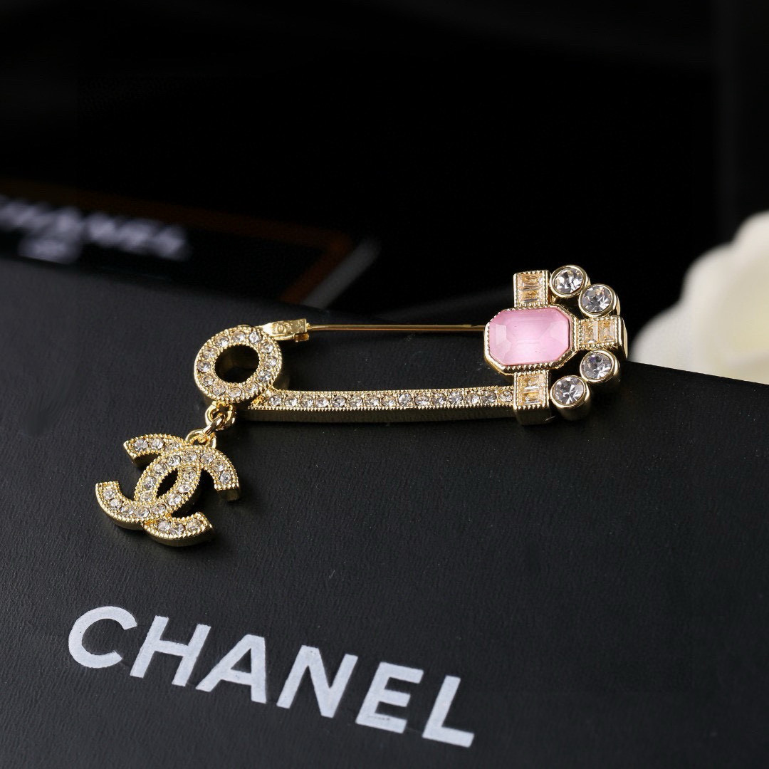 Chanel 小香Chanel新款粉钻回形针