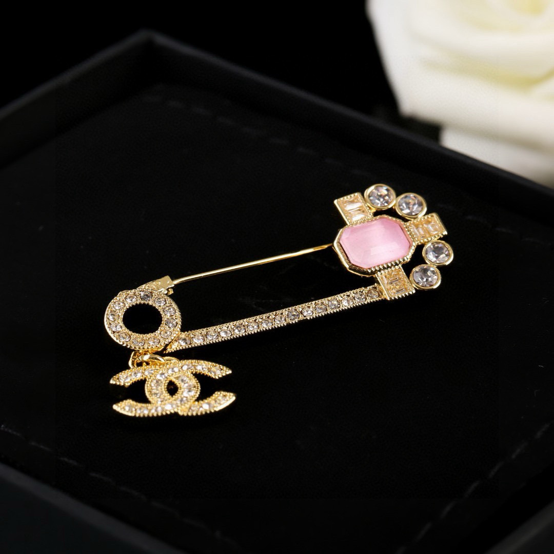Chanel 小香Chanel新款粉钻回形针
