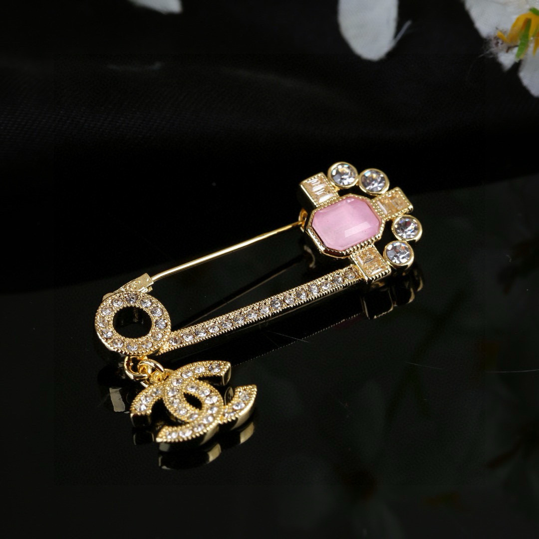 Chanel 小香Chanel新款粉钻回形针