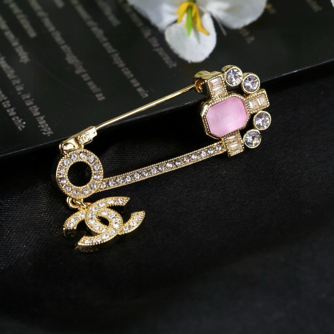 Chanel 小香Chanel新款粉钻回形针