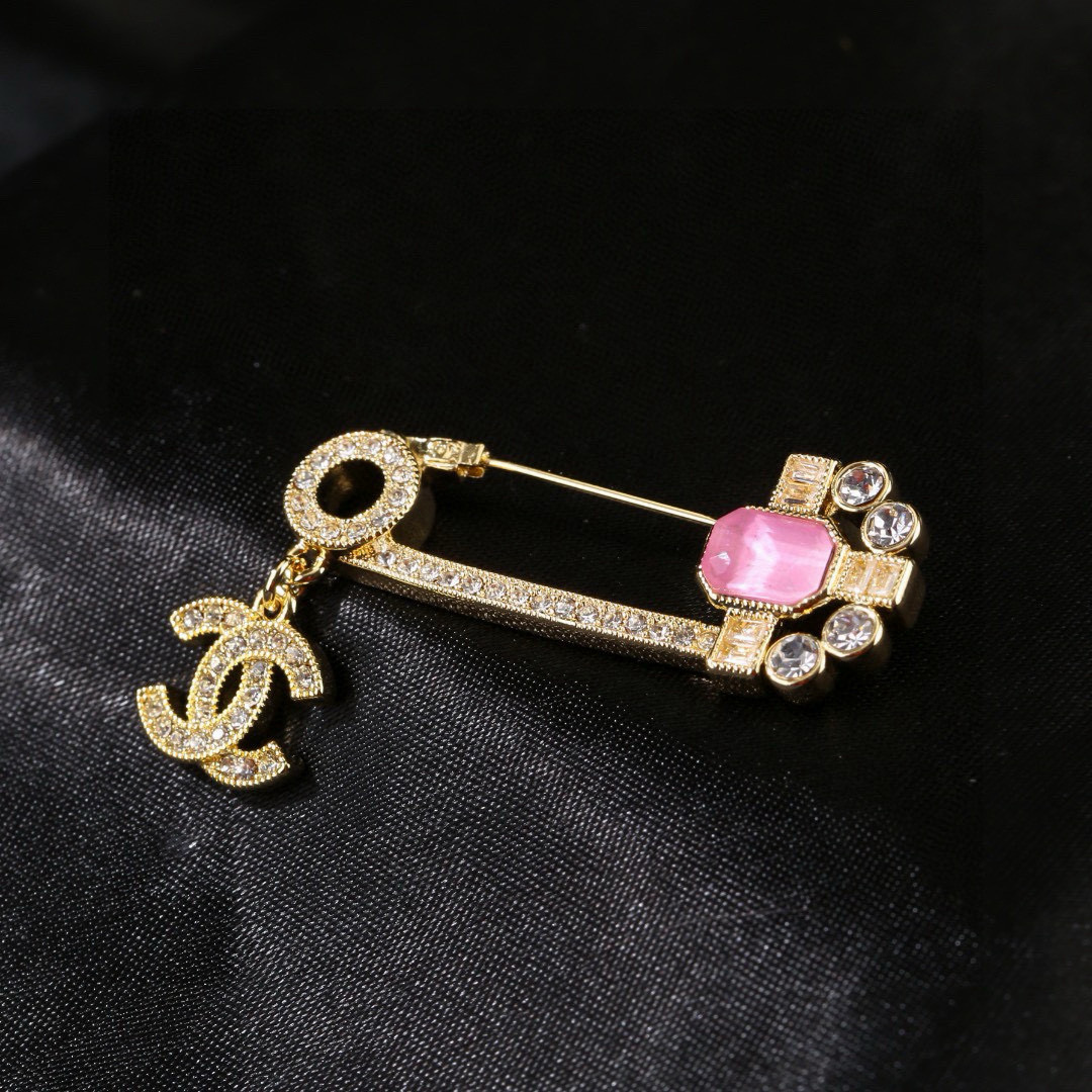 Chanel 小香Chanel新款粉钻回形针
