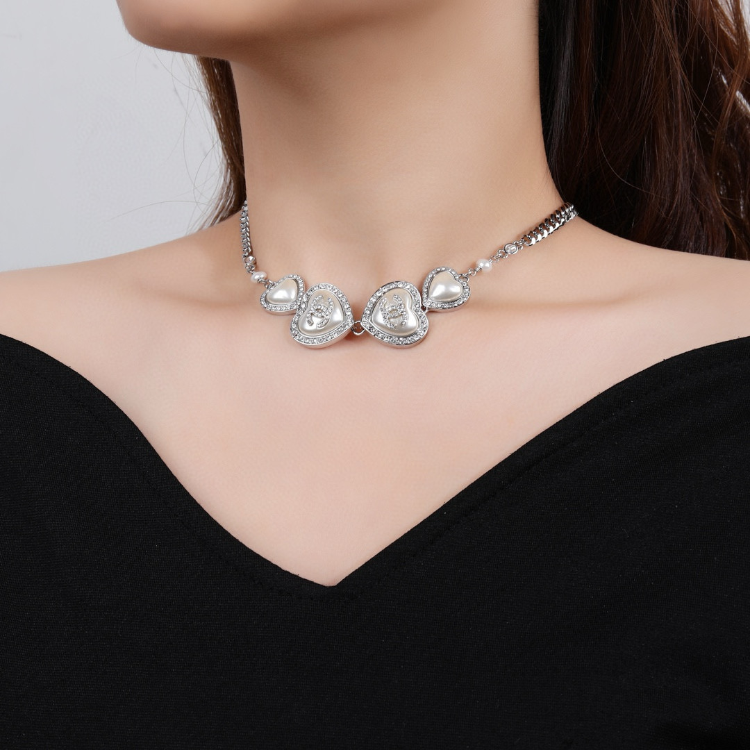 Chanel 香奈儿 Chanel 新款 项链 同步上新 双C精工打造 黄铜材质