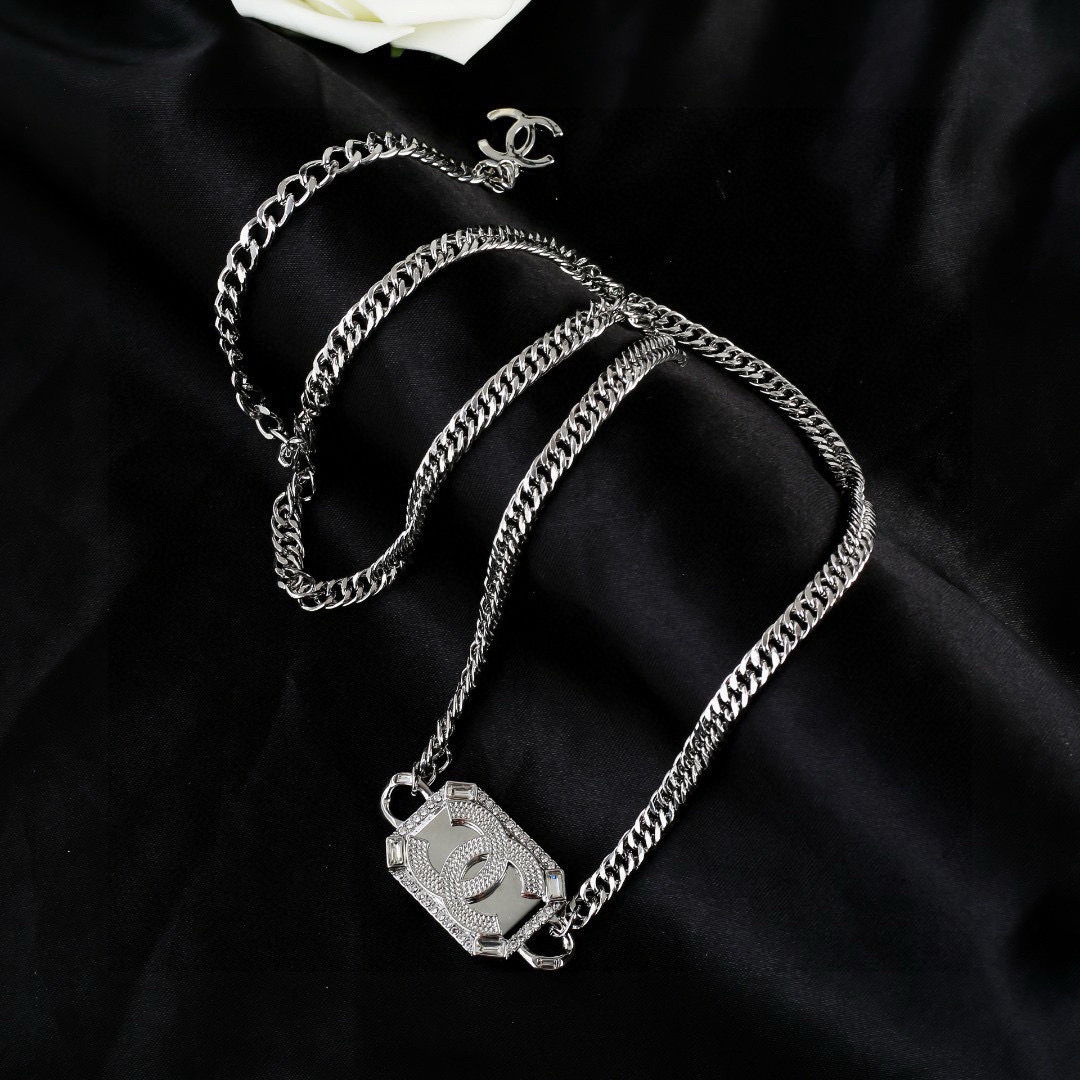 Chanel Chanel 香奈儿新款腰链 款上新同步 ‼ 高端品质‼ 色 衬肤色显白‼