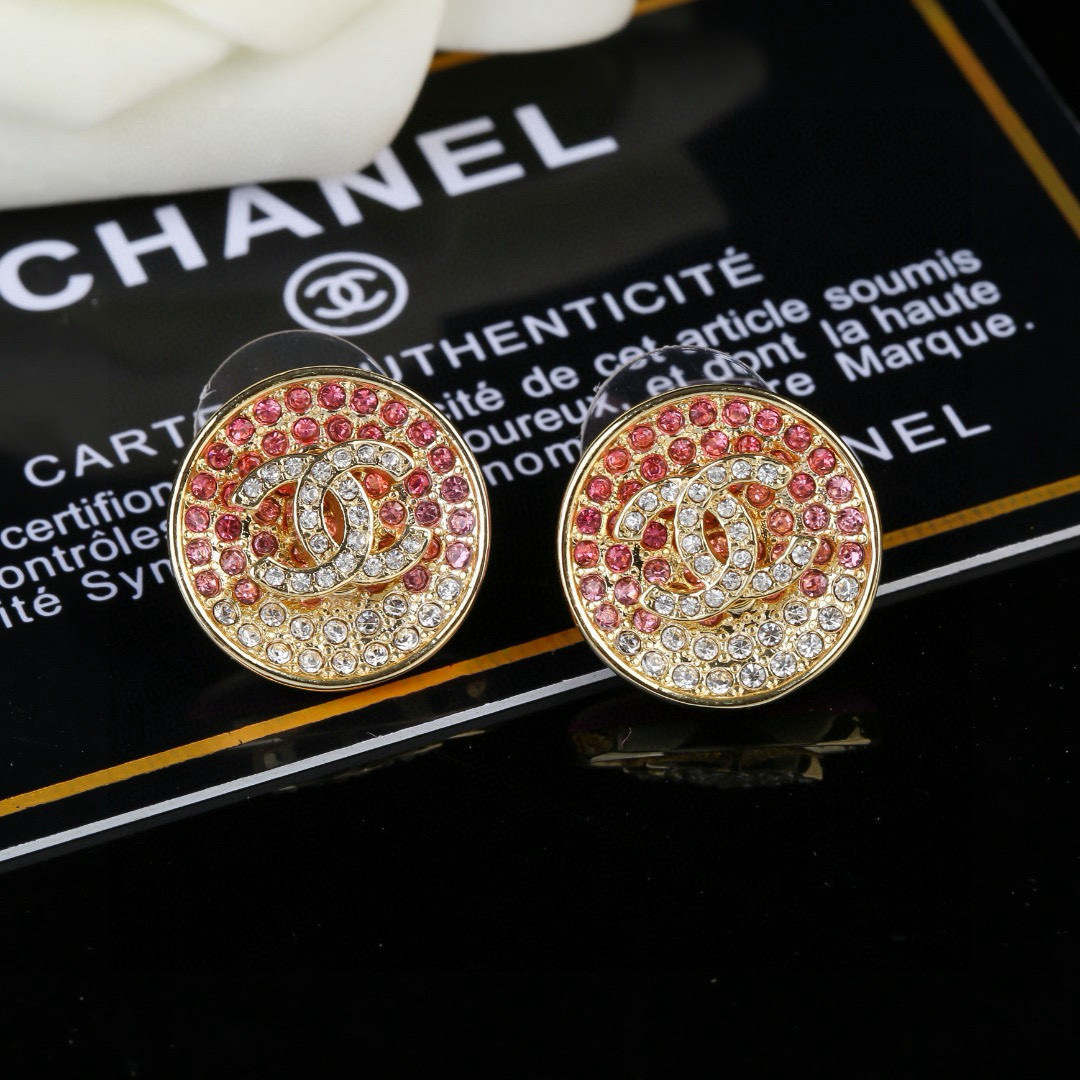 Chanel 小香 Chanel 新款粉色滴油渐变耳环 同步上新 双C耳钉 精工打造 黄铜材质