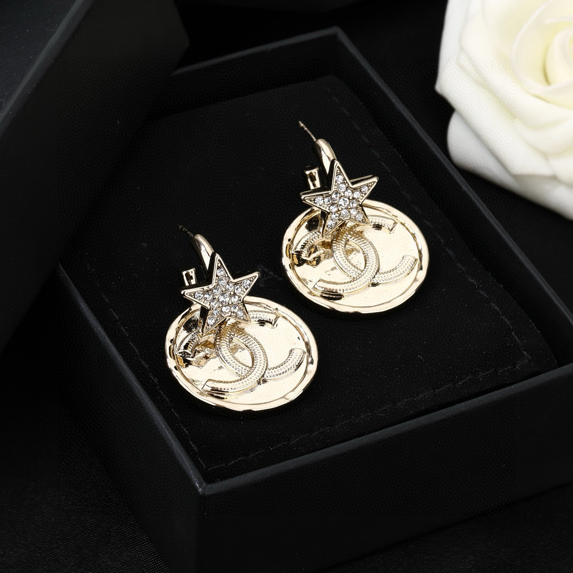 Chanel 小香 Chanel 新品耳环 代购级别 品质 香奈鹅 系列 cc logo 风格高级百搭 高级感爆棚