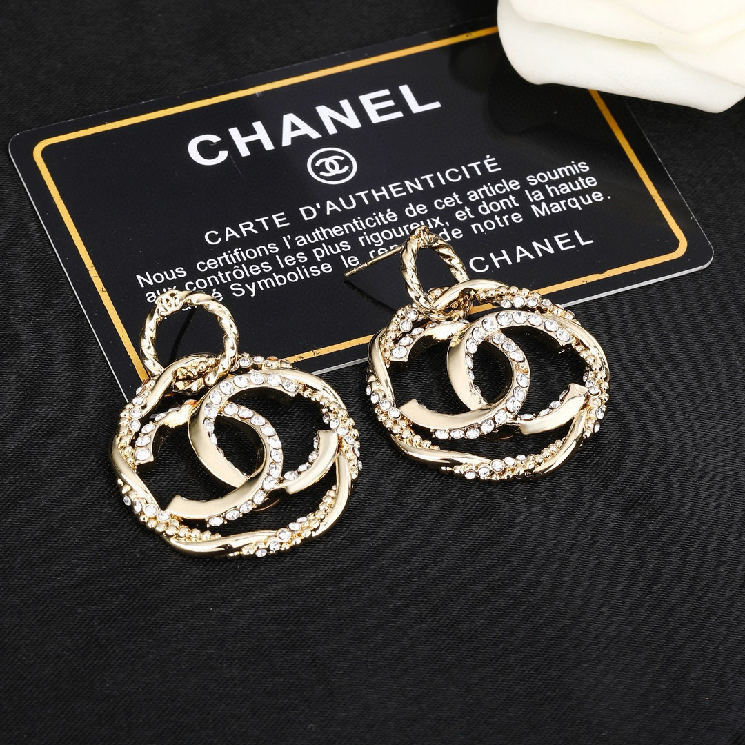 Chanel 小香 Chanel 新款耳环 同步上市 双C 圈圈耳钉 精工打造 黄铜材质