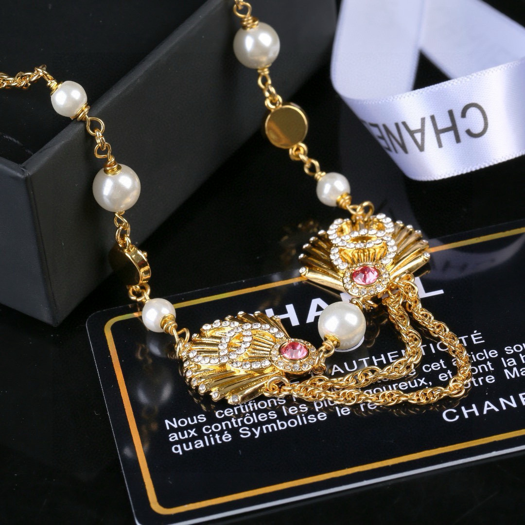 Chanel 小香 Chanel 新款贝壳项链 小羊皮 同步上新 双C精工打造 黄铜材质