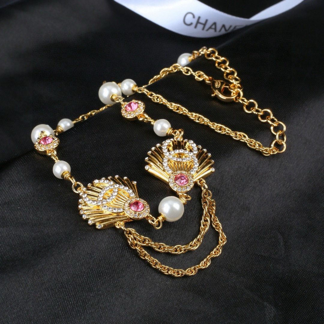 Chanel 小香 Chanel 新款贝壳项链 小羊皮 同步上新 双C精工打造 黄铜材质