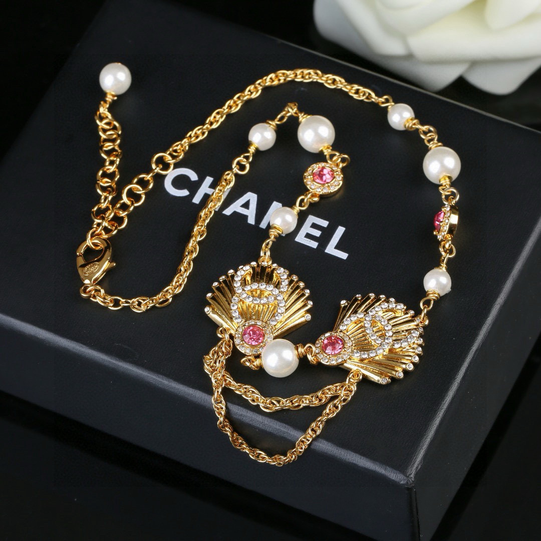 Chanel 小香 Chanel 新款贝壳项链 小羊皮 同步上新 双C精工打造 黄铜材质