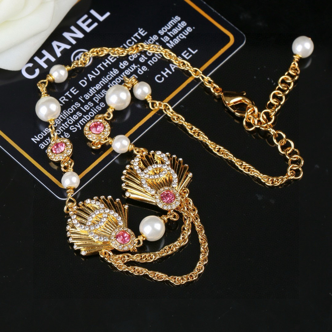 Chanel 小香 Chanel 新款贝壳项链 小羊皮 同步上新 双C精工打造 黄铜材质