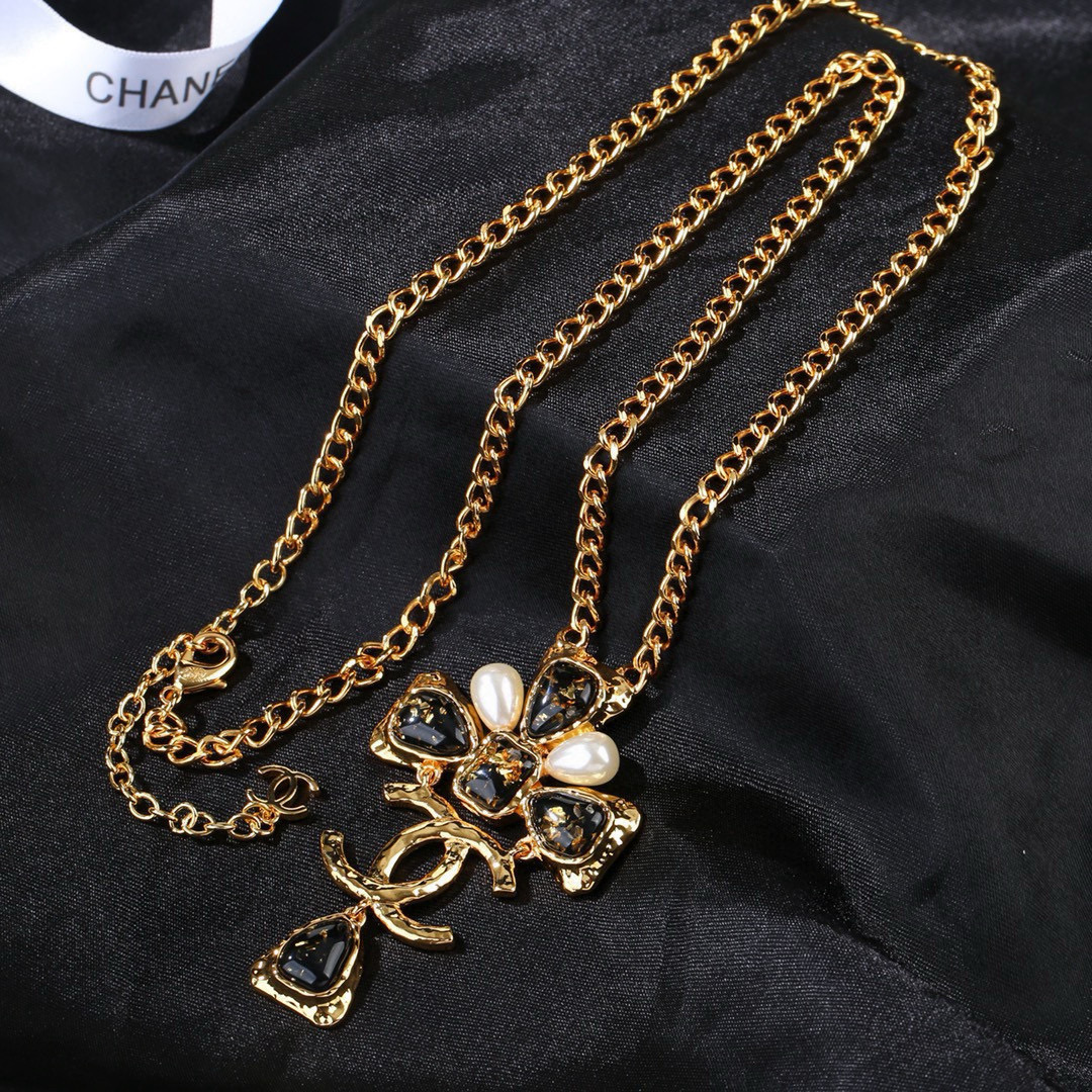 Chanel 小香 Chanel 新款项链 同步上新 双C 精工打造 黄铜材质