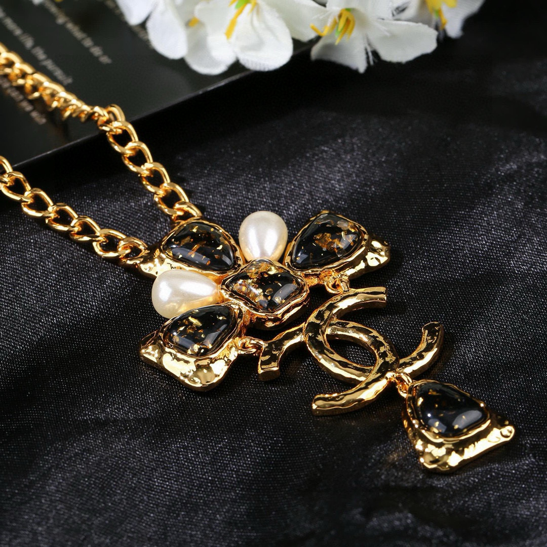 Chanel 小香 Chanel 新款项链 同步上新 双C 精工打造 黄铜材质