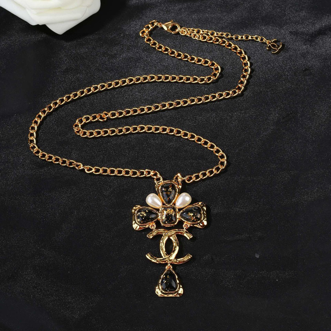 Chanel 小香 Chanel 新款项链 同步上新 双C 精工打造 黄铜材质