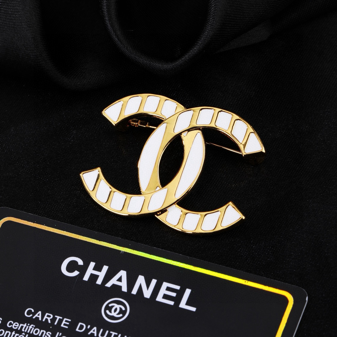 Chanel 香奈儿 Chanel新款双C胸针