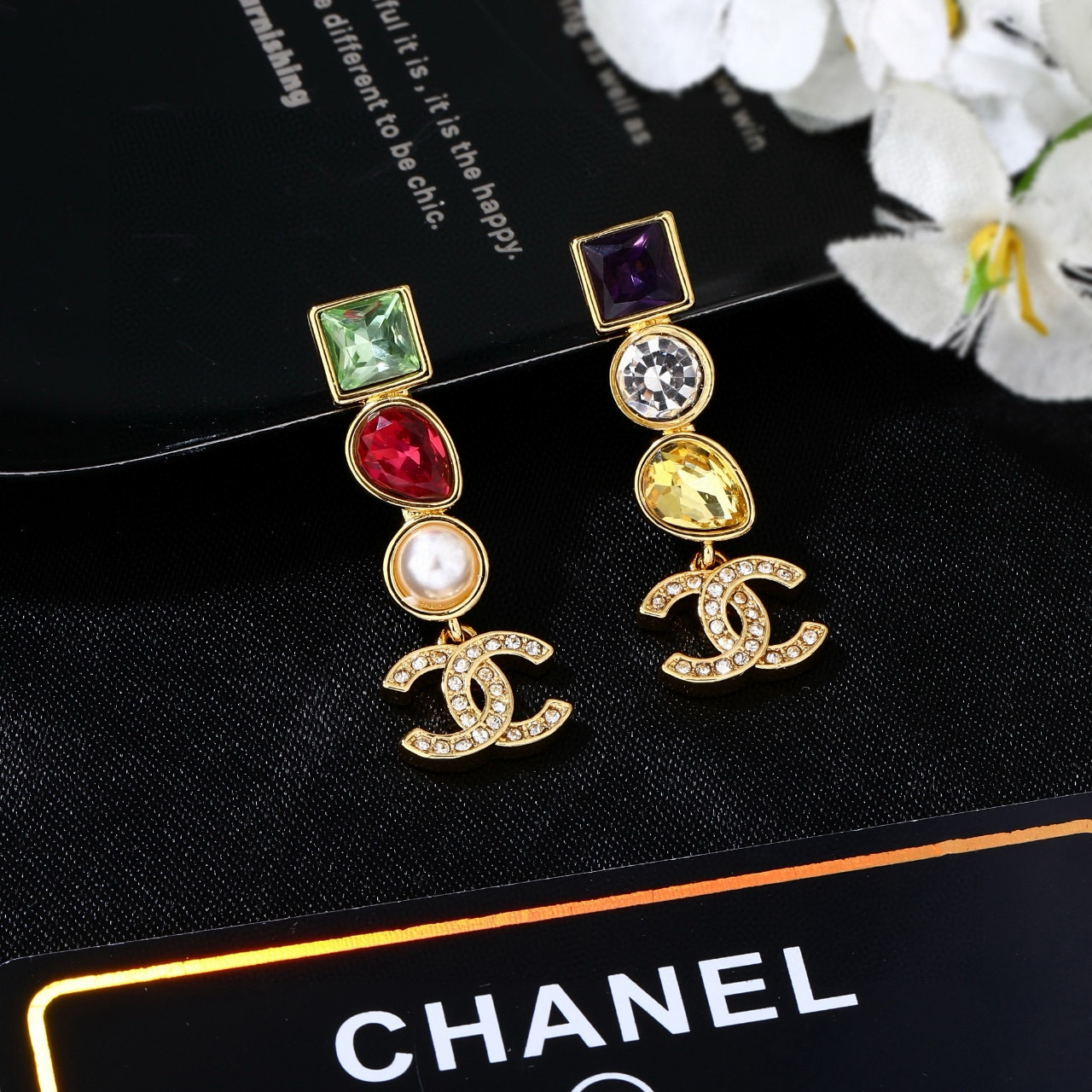 Chanel 小香新款耳环 每一个细节做工非常精细 这款设计非常美轮美奂 这款真的 美 仙 小姐姐