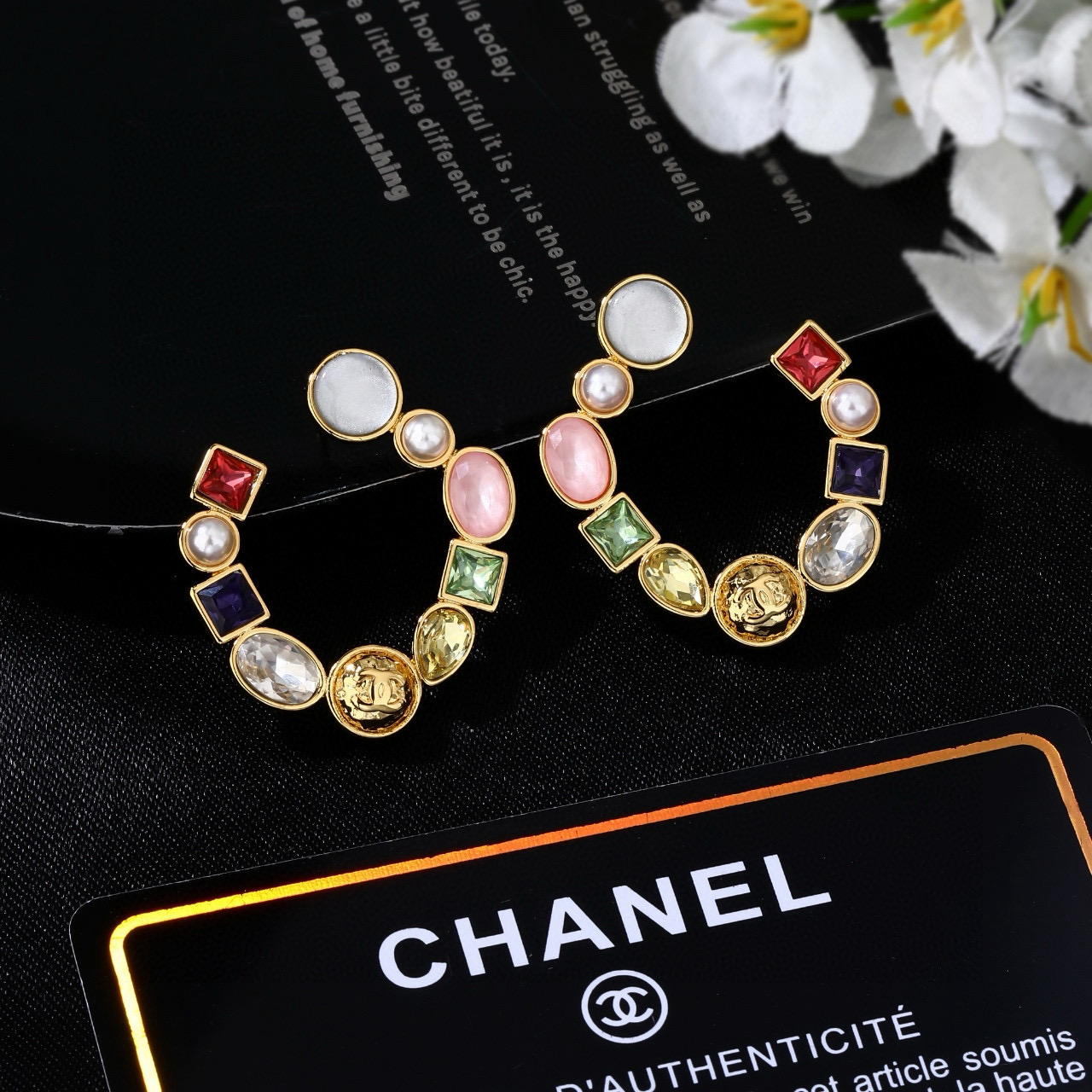Chanel 小香新款耳环 每一个细节做工非常精细 这款设计非常美轮美奂 这款真的 美 仙 小姐姐