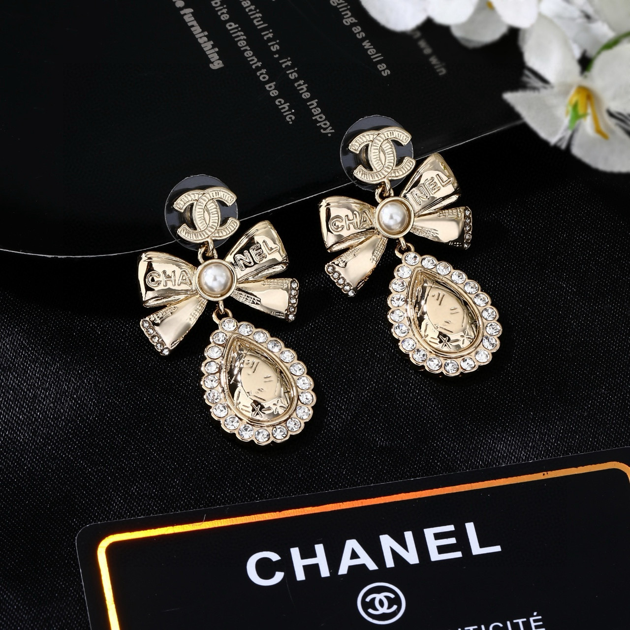 Chanel 小香新款耳环 每一个细节做工非常精细 这款设计非常美轮美奂 这款真的 美 仙 小姐姐