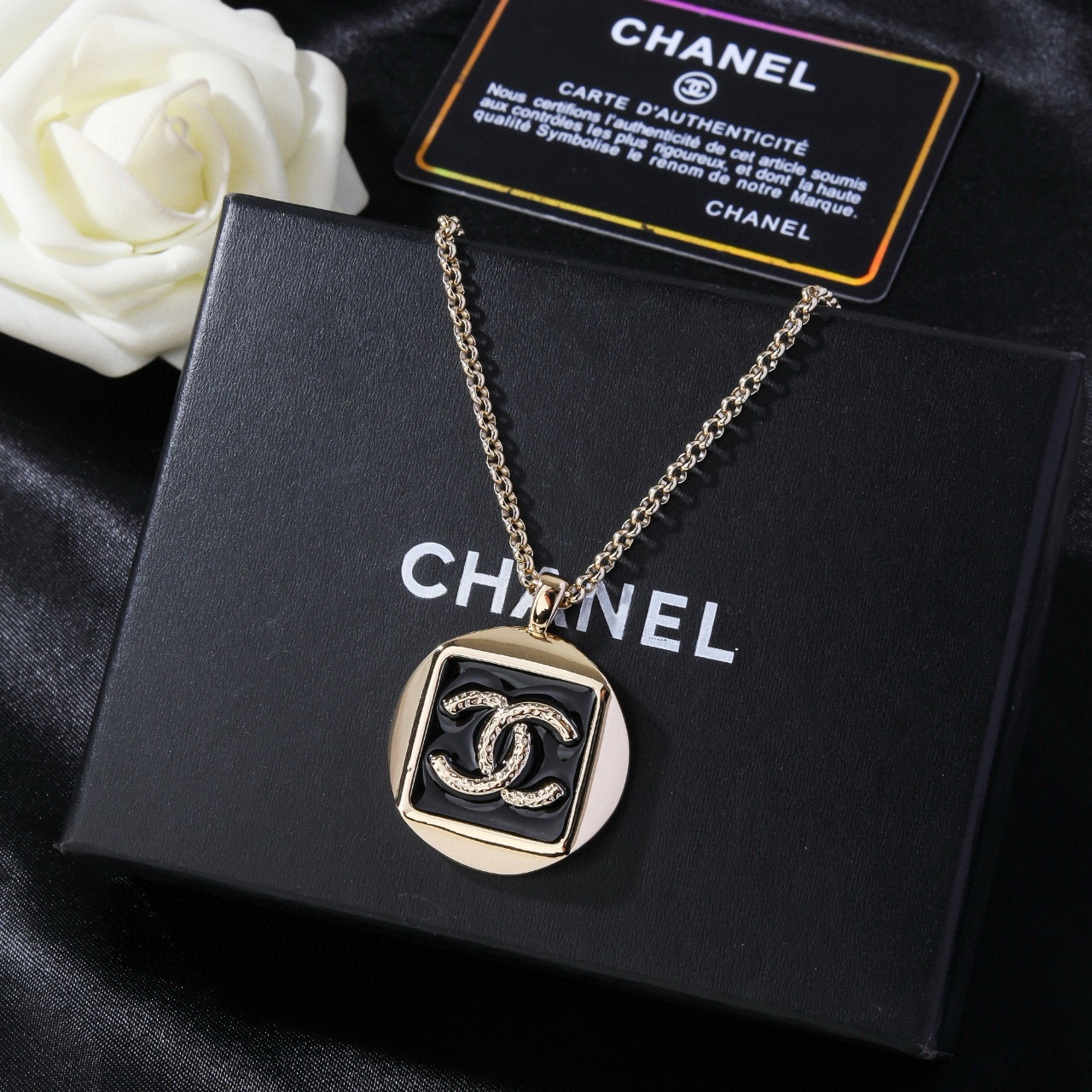 Chanel 香奈儿 Chanel 新款项链 别有心机设计的一款 完美 元素添加