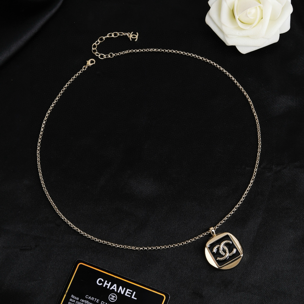 Chanel 香奈儿 Chanel 新款项链 别有心机设计的一款 完美 元素添加