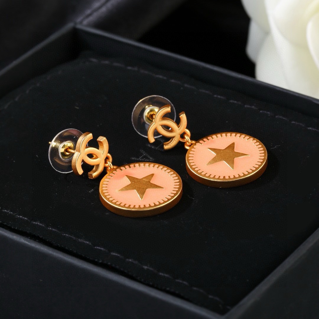 Chanel Chanel 金属中古耳环 简约风格 小香双c耳钉 代购级别 黄铜材质