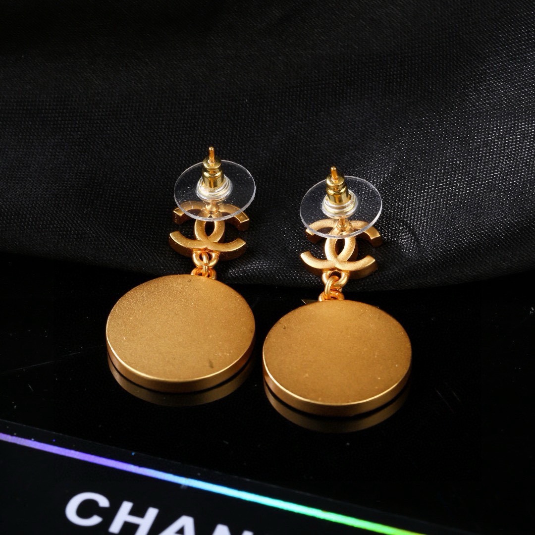 Chanel Chanel 金属中古耳环 简约风格 小香双c耳钉 代购级别 黄铜材质