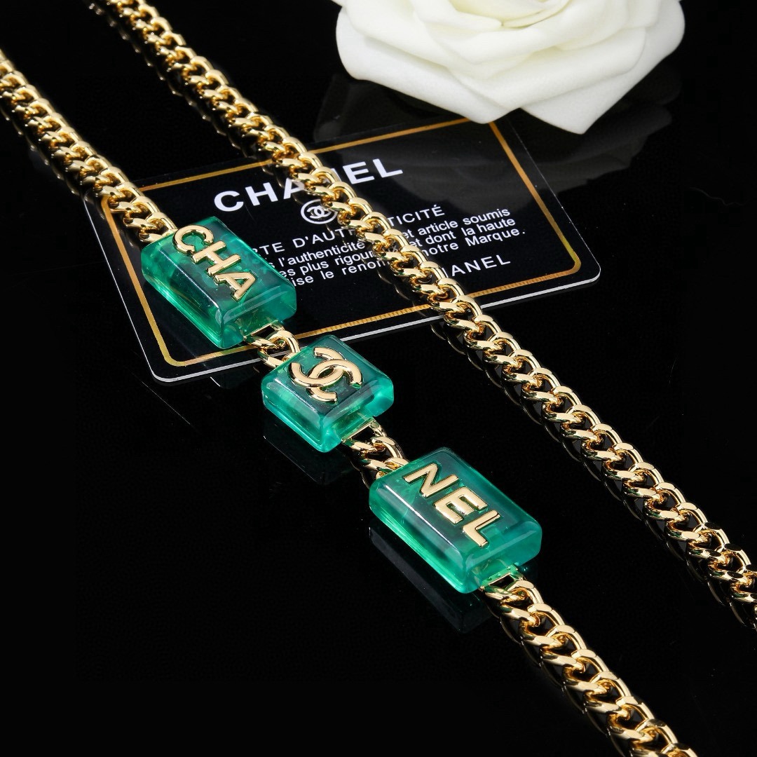 CHANEL 香奈儿腰链 亚克力 采用原版一致黄铜材质 电镀18K金 超级重工的一款腰链 力求完美 做到