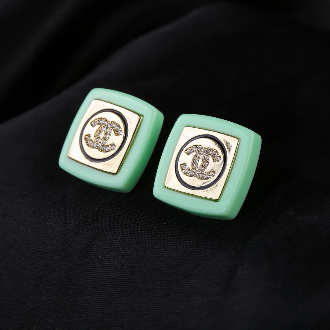 小香 Chanel 新品亚克力耳环 代购级别 一比一品质 香奈鹅 系列 经典cc logo 风格高级百搭