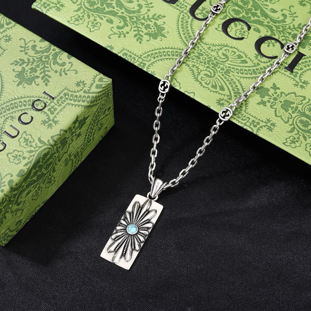 Gucci 古驰  项链最新火爆开启  双G  项链 绝对是古驰的风格🔹夸张、重装饰、 超级好看🔹代购级