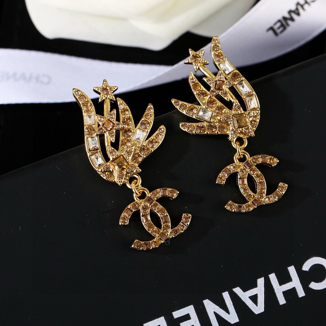 Nuevos pendientes de Chanel sincronizados con la web oficial diamantes cuadrados micro incrustados con cristales de Swa…