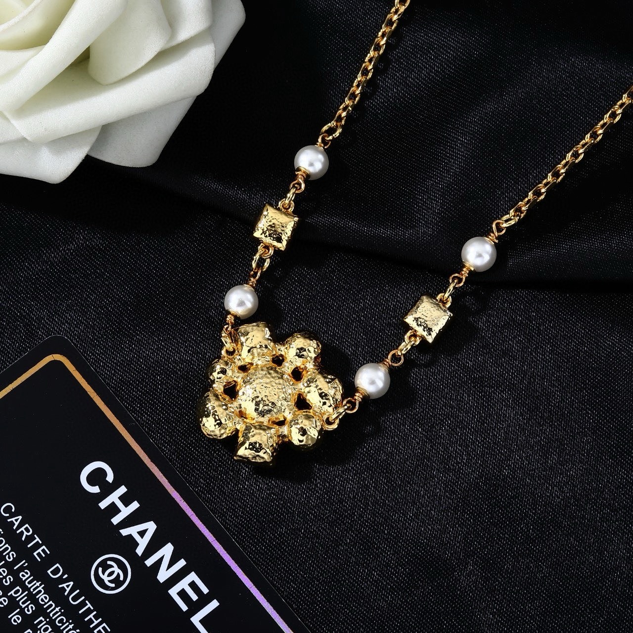香奈儿 Chanel  新款项链 别有心机设计的一款 超级完美 时髦元素添加