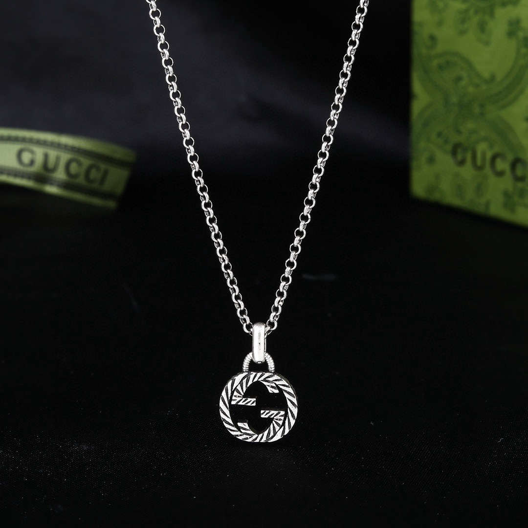 Gucci 古驰  项链最新火爆开启  双G  项链 绝对是古驰的风格🔹夸张、重装饰、 超级好看🔹代购级