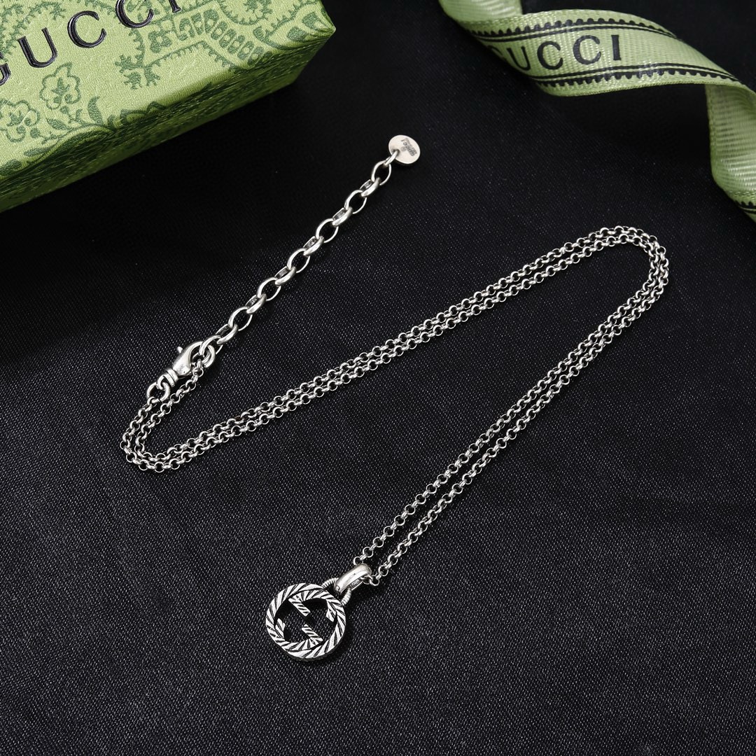 Gucci 古驰  项链最新火爆开启  双G  项链 绝对是古驰的风格🔹夸张、重装饰、 超级好看🔹代购级
