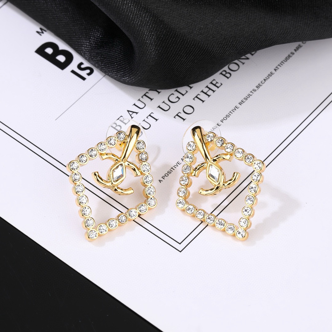 Chanel Haute Couture Haute Joaillerie Fine Jewelry Earrings Necklace 2