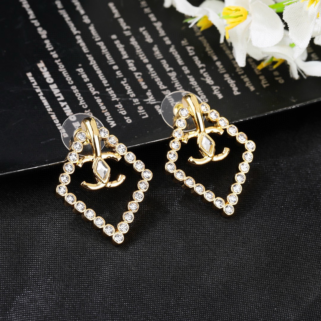 Chanel Haute Couture Haute Joaillerie Fine Jewelry Earrings Necklace 4