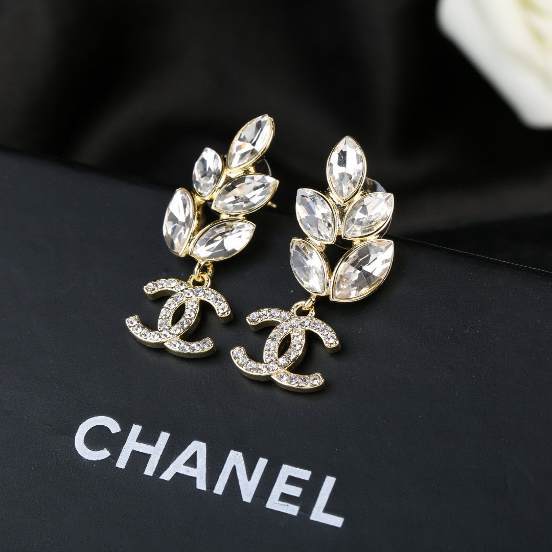 小香 Chanel 新款耳环  专柜同步上新 精工打造原版一致黄铜材质