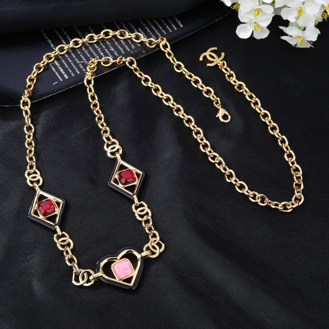 小香 Chanel 新品爱心💗腰链 代购级别 一比一品质 香奈鹅 系列 经典cc logo 风格高级百搭