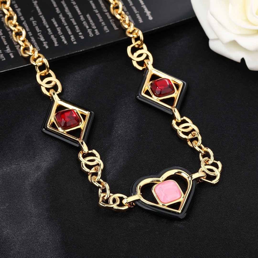 小香 Chanel 新品爱心💗腰链 代购级别 一比一品质 香奈鹅 系列 经典cc logo 风格高级百搭