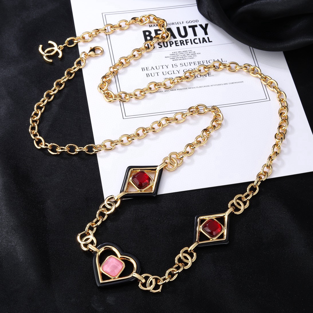 小香 Chanel 新品爱心💗腰链 代购级别 一比一品质 香奈鹅 系列 经典cc logo 风格高级百搭