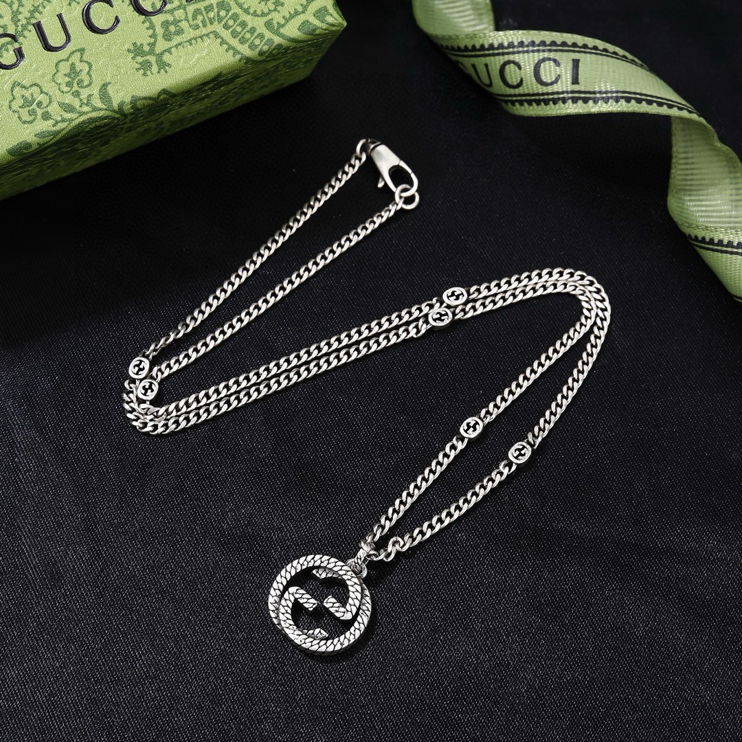 Gucci 古驰  项链最新火爆开启  双G  项链 绝对是古驰的风格🔹夸张、重装饰、 超级好看🔹代购级