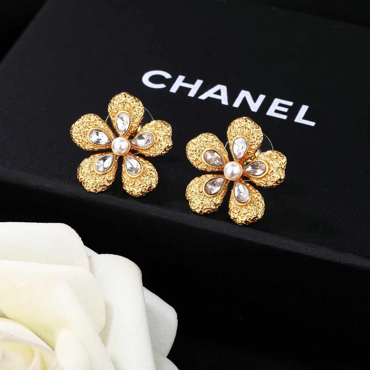 小香 Chanel 新款耳环  专柜同步上新 双C耳钉 精工打造原版一致黄铜材质