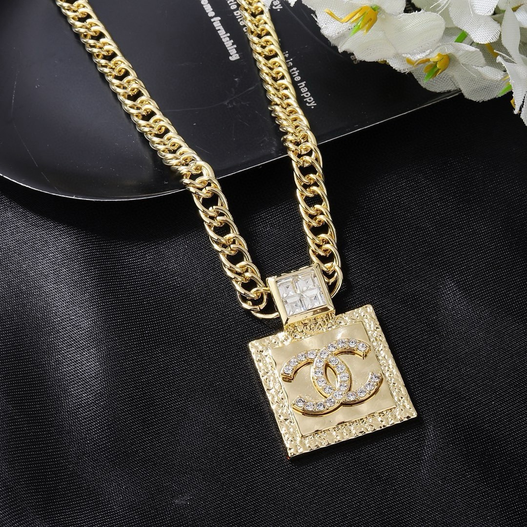Chanel Haute Couture Haute Joaillerie Fine Jewelry Earrings Necklace 3