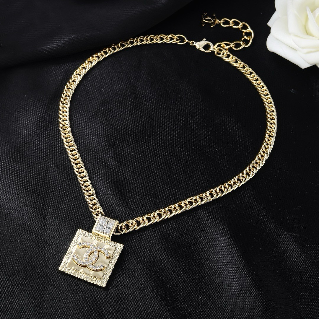 Chanel Haute Couture Haute Joaillerie Fine Jewelry Earrings Necklace 2