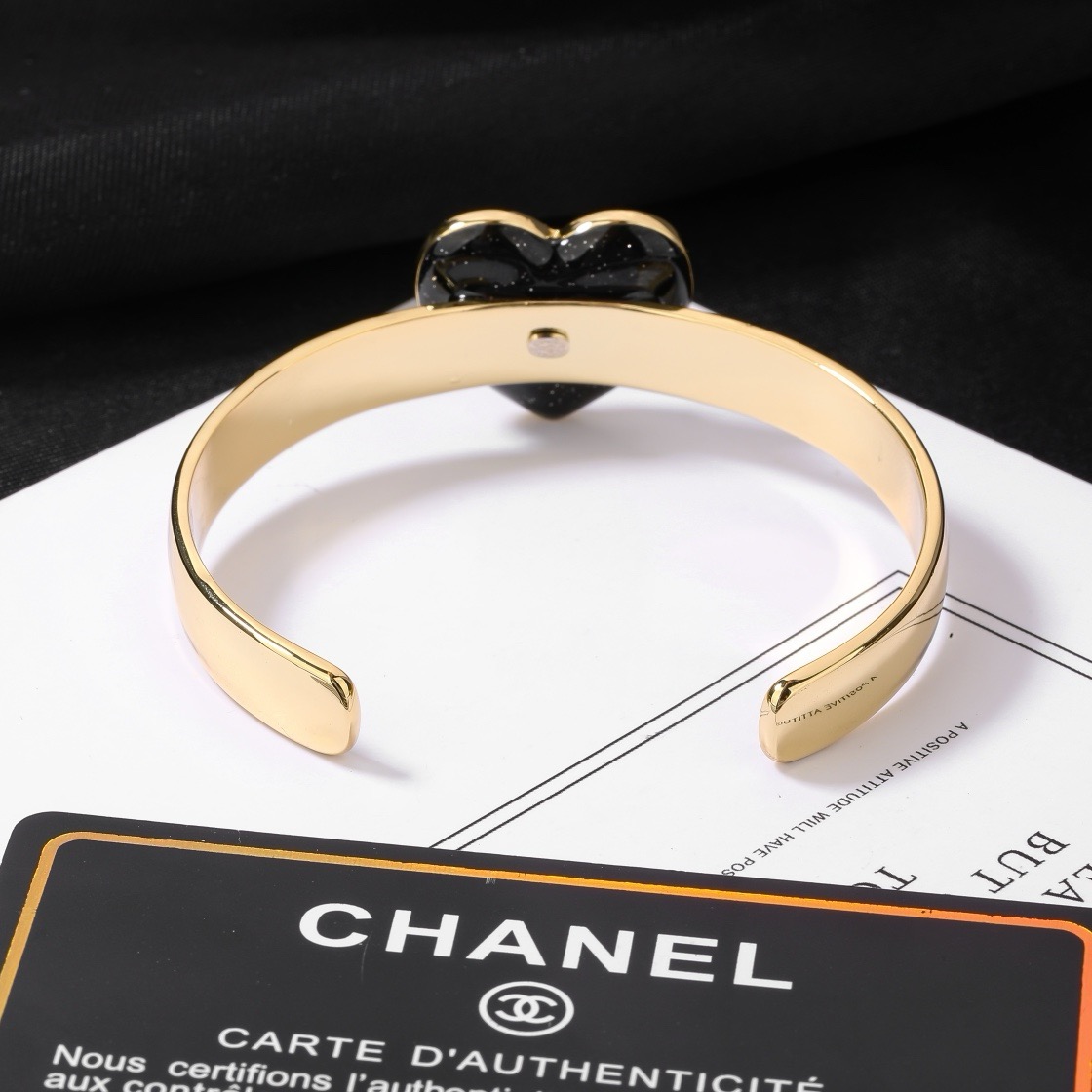 小香 Chanel 新品手镯 代购级别 一比一品质 香奈鹅 系列 经典cc logo 风格高级百搭 高级