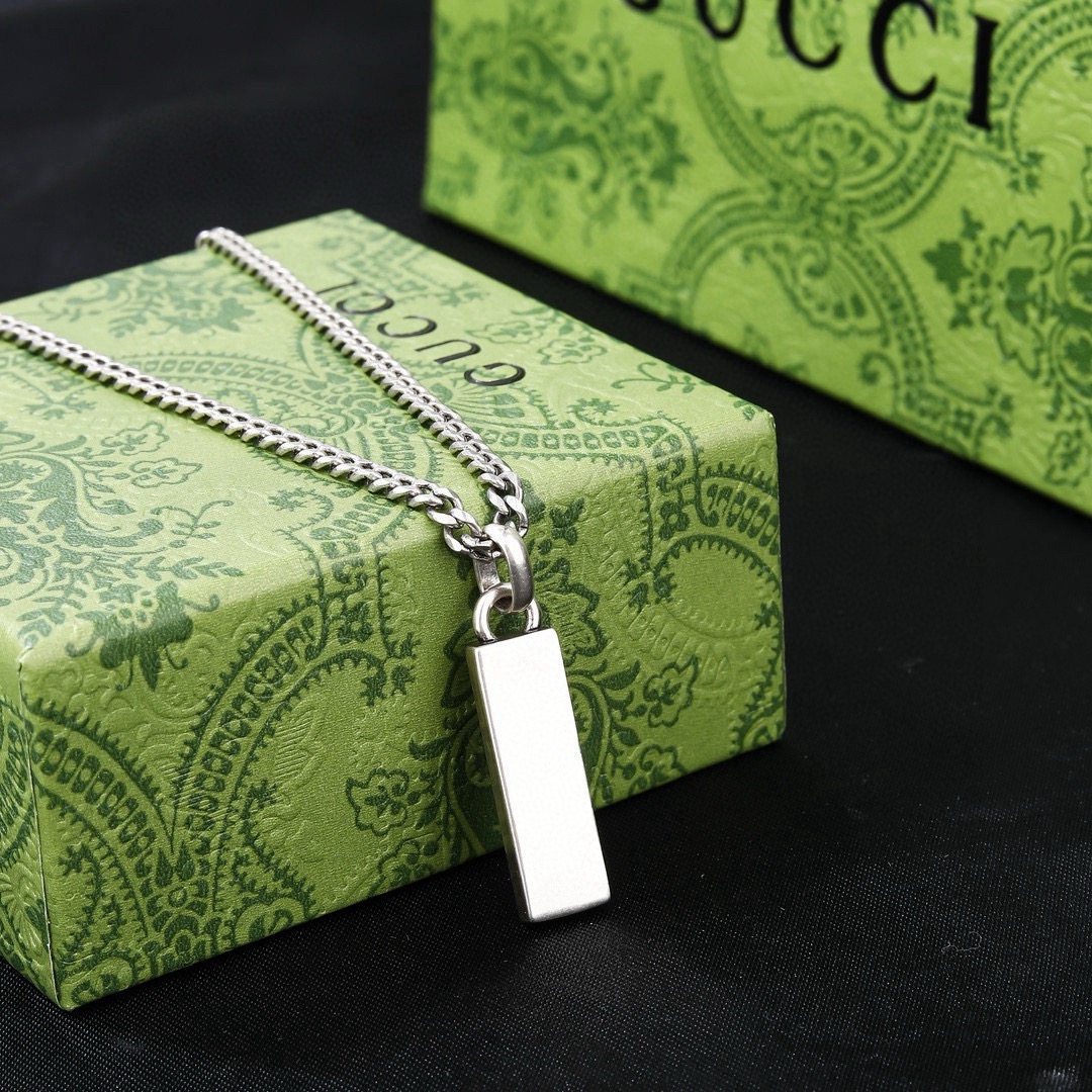 Gucci 古驰  项链最新火爆开启  双G  项链 绝对是古驰的风格🔹夸张、重装饰、 超级好看🔹代购级