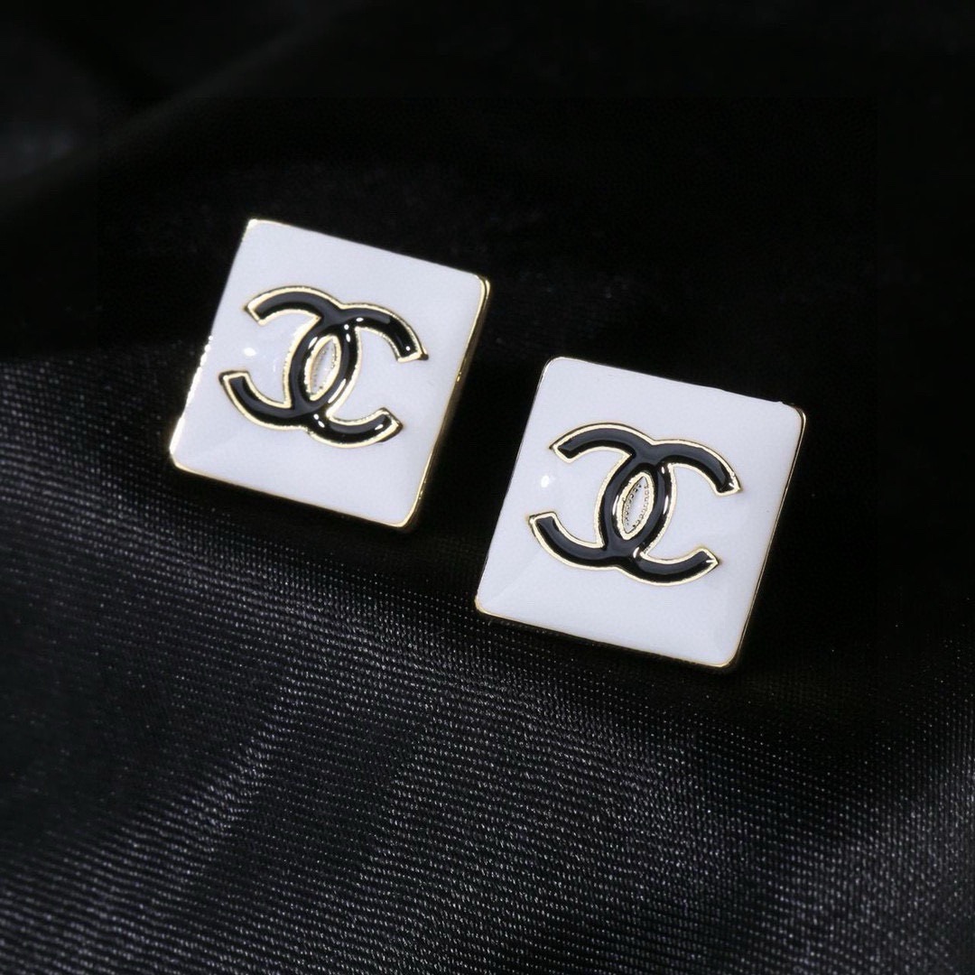 CHANEL 耳环   ✨每一个细节做工非常精细    这款设计非常美轮美奂 这款真的超级美超级仙 精致