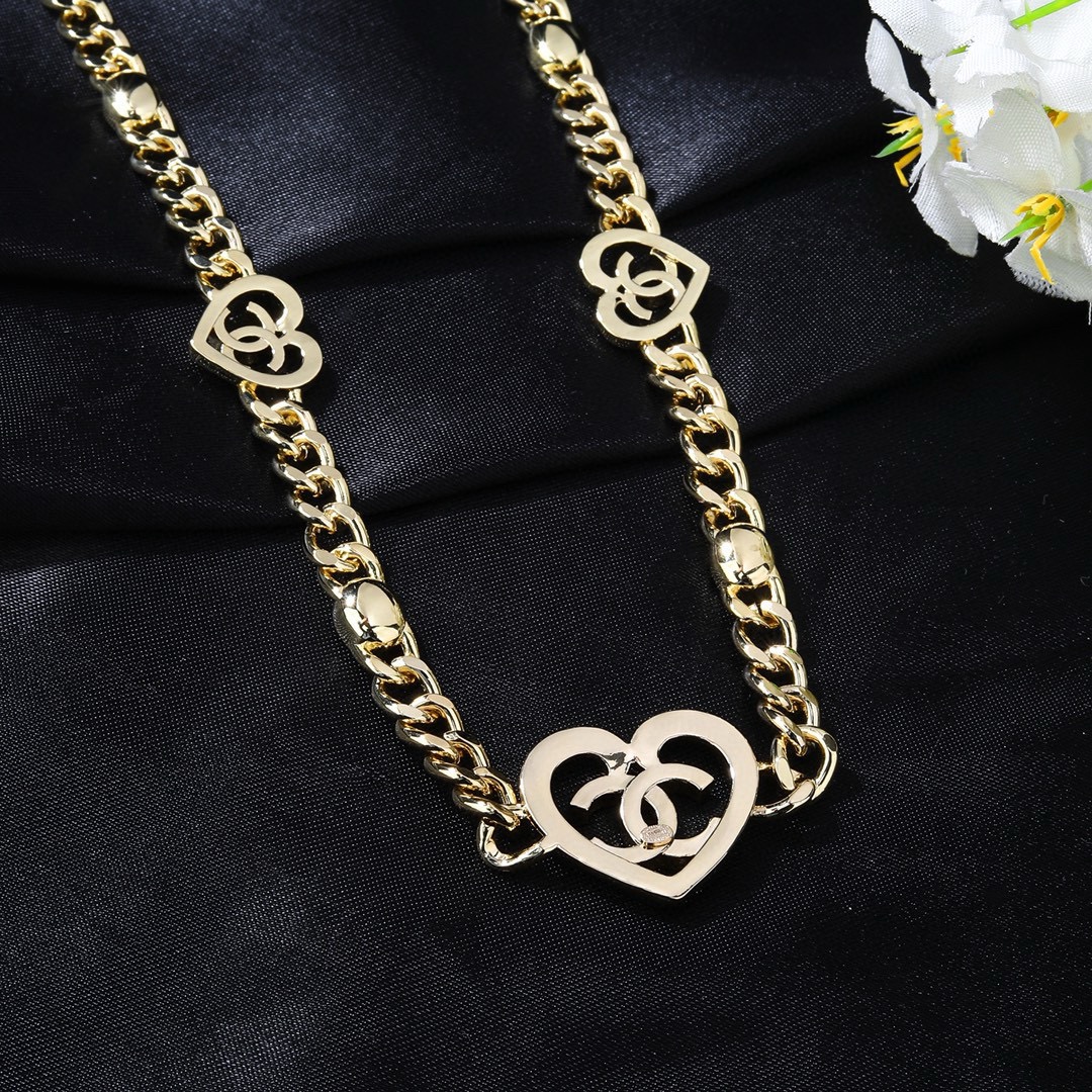 小香 Chanel 新品爱心💗腰链 代购级别 一比一品质 香奈鹅 系列 经典cc logo 风格高级百搭
